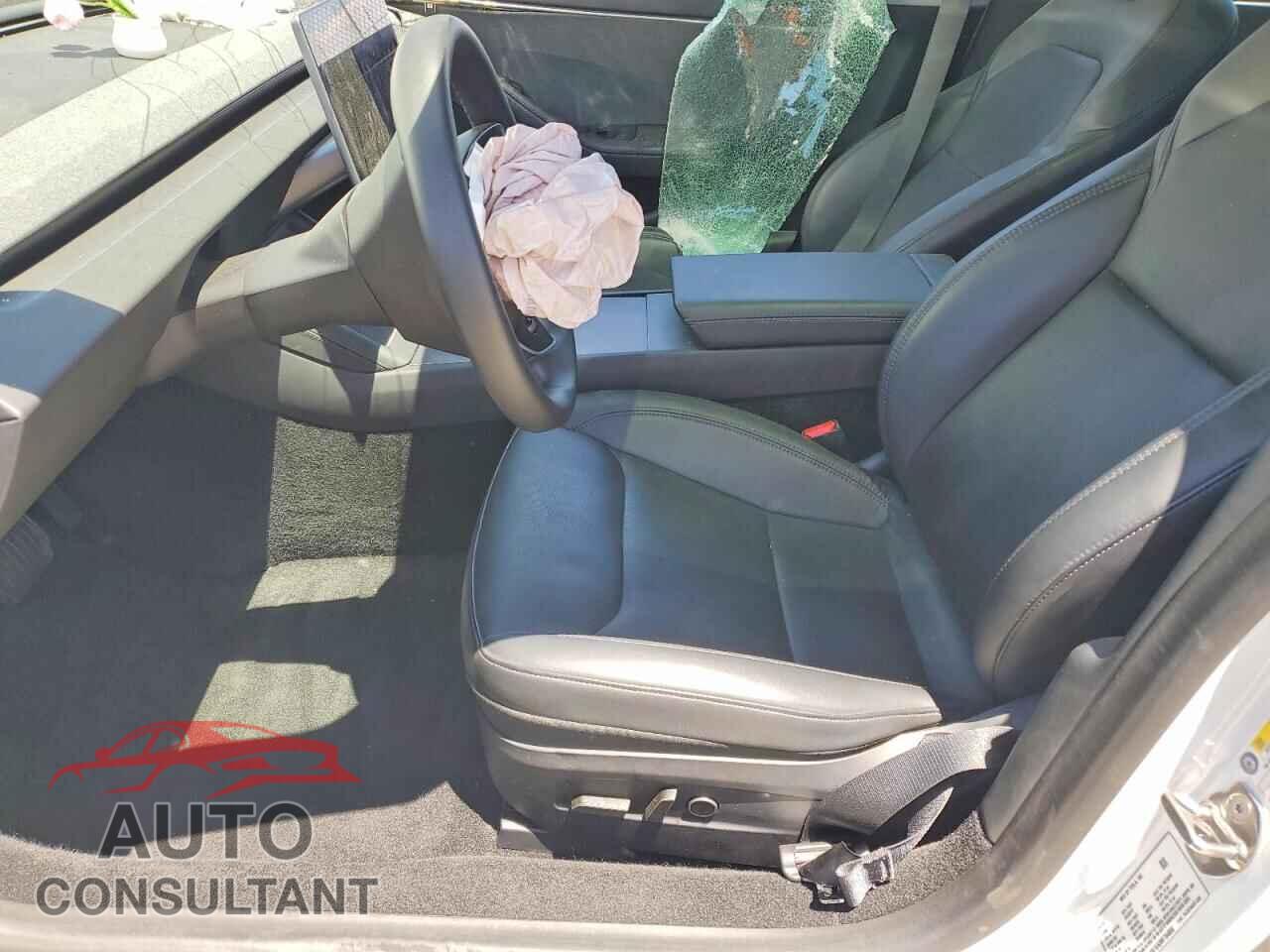 TESLA MODEL 3 2024 - 5YJ3E1EA3RF784856
