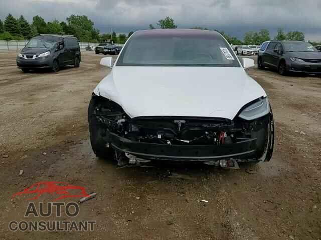 TESLA MODEL X 2020 - 5YJXCBE21LF210477