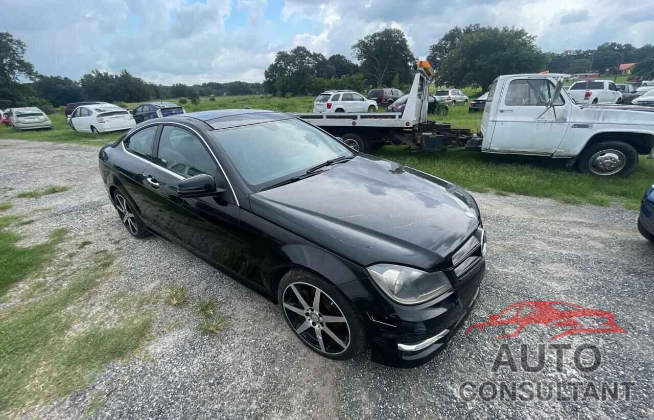 MERCEDES-BENZ C-CLASS 2015 - WDDGJ4HB9FG367879