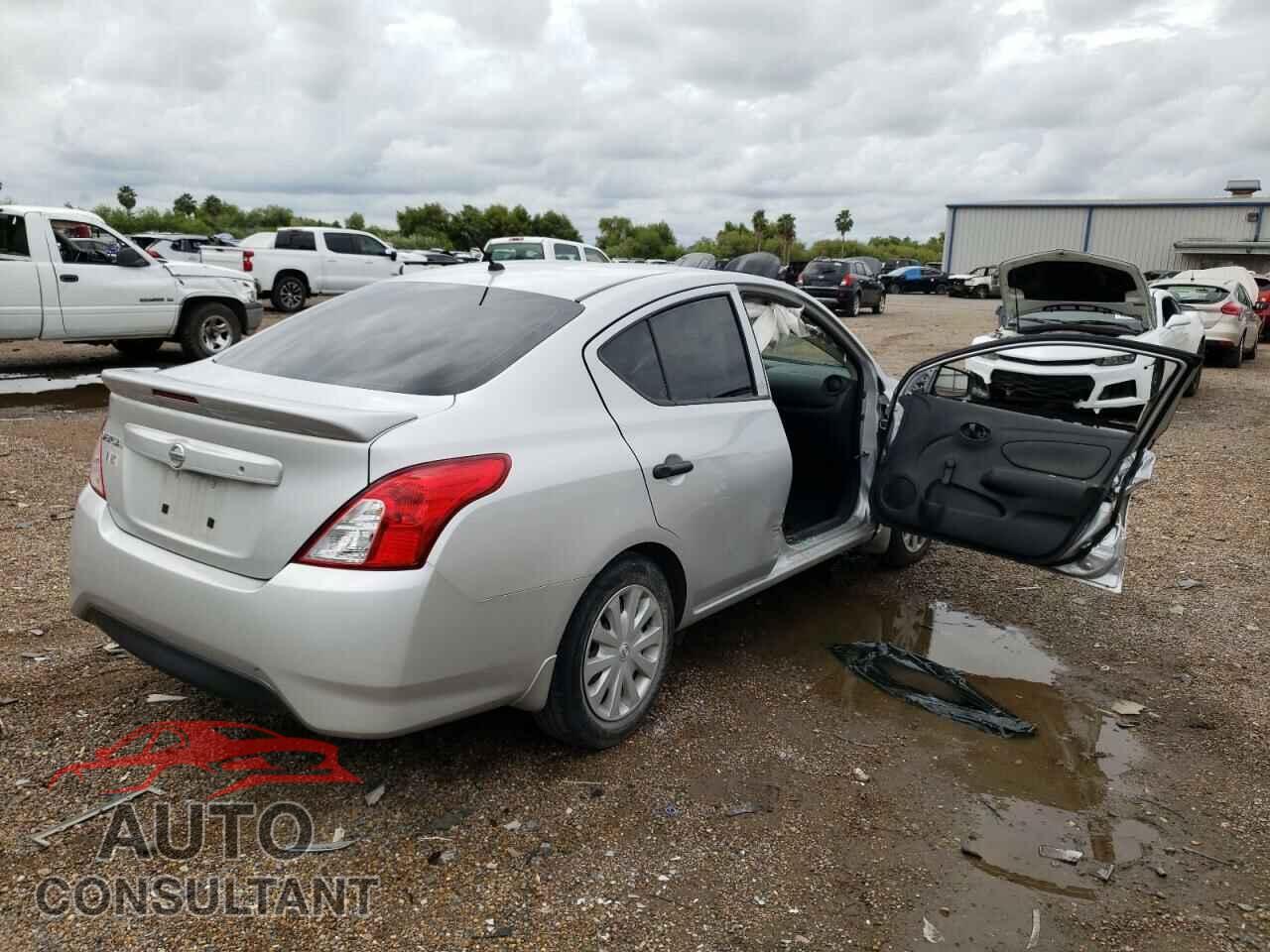 NISSAN VERSA 2017 - 3N1CN7AP3HL852251