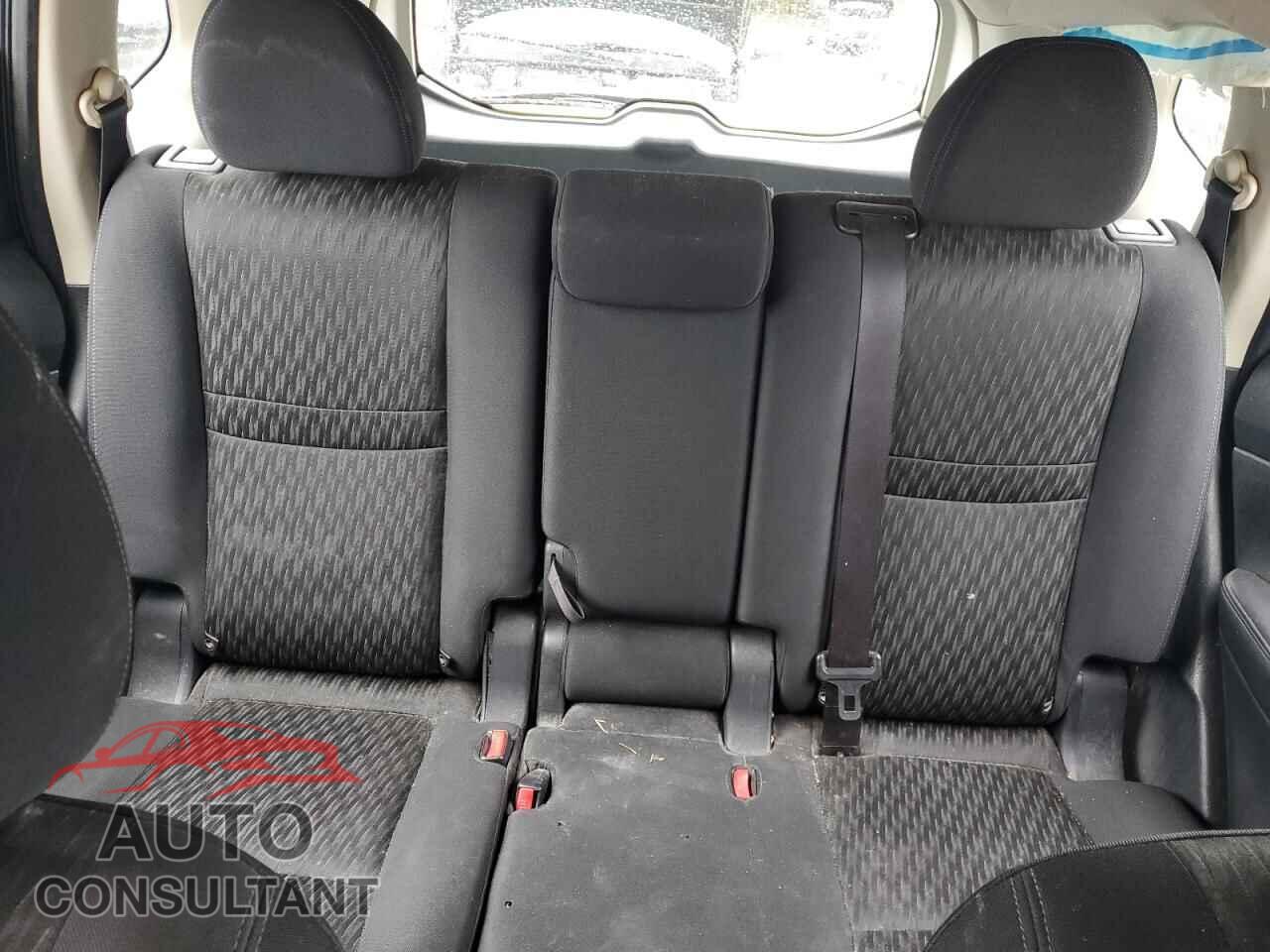 NISSAN ROGUE 2017 - KNMAT2MV2HP506011