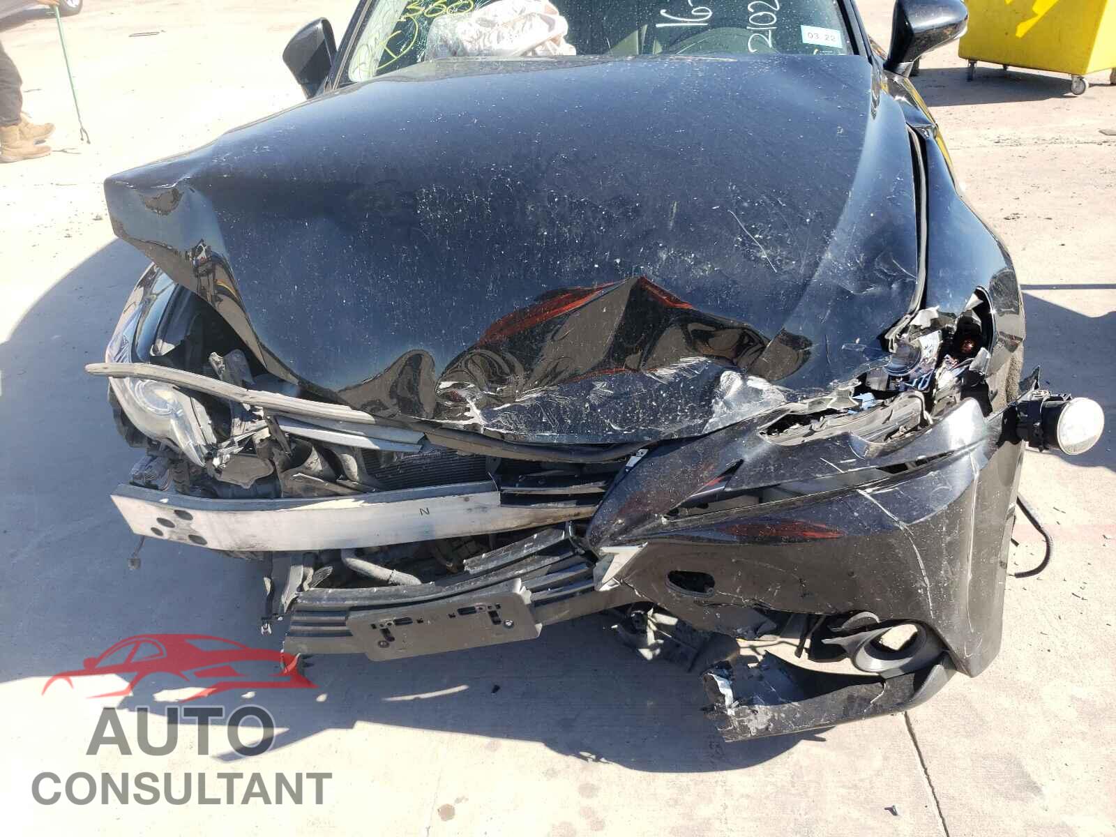 LEXUS IS 2016 - JTHBA1D23G5001579