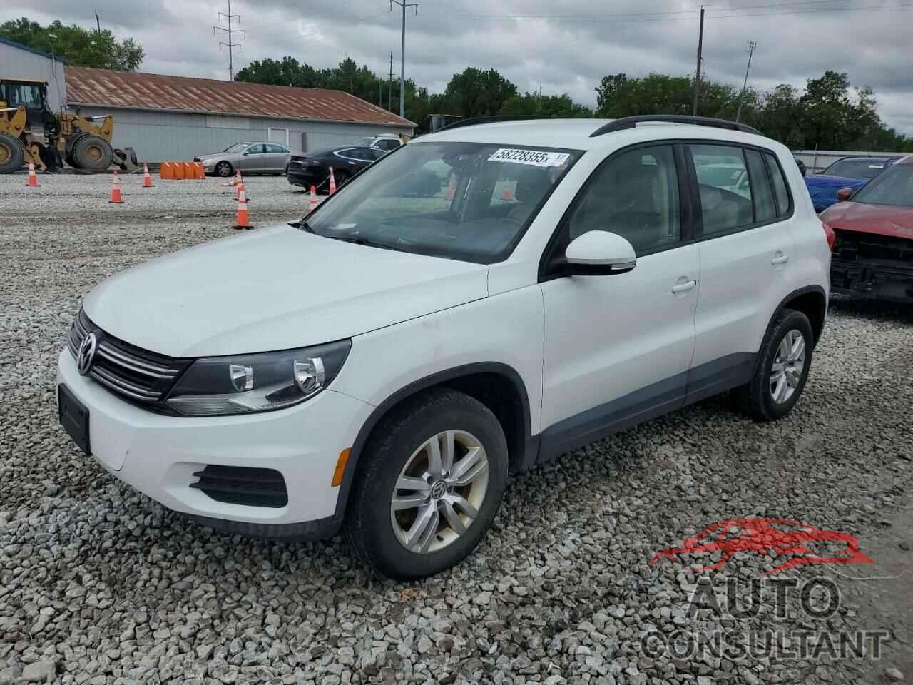 VOLKSWAGEN TIGUAN 2017 - WVGBV7AX3HK023959
