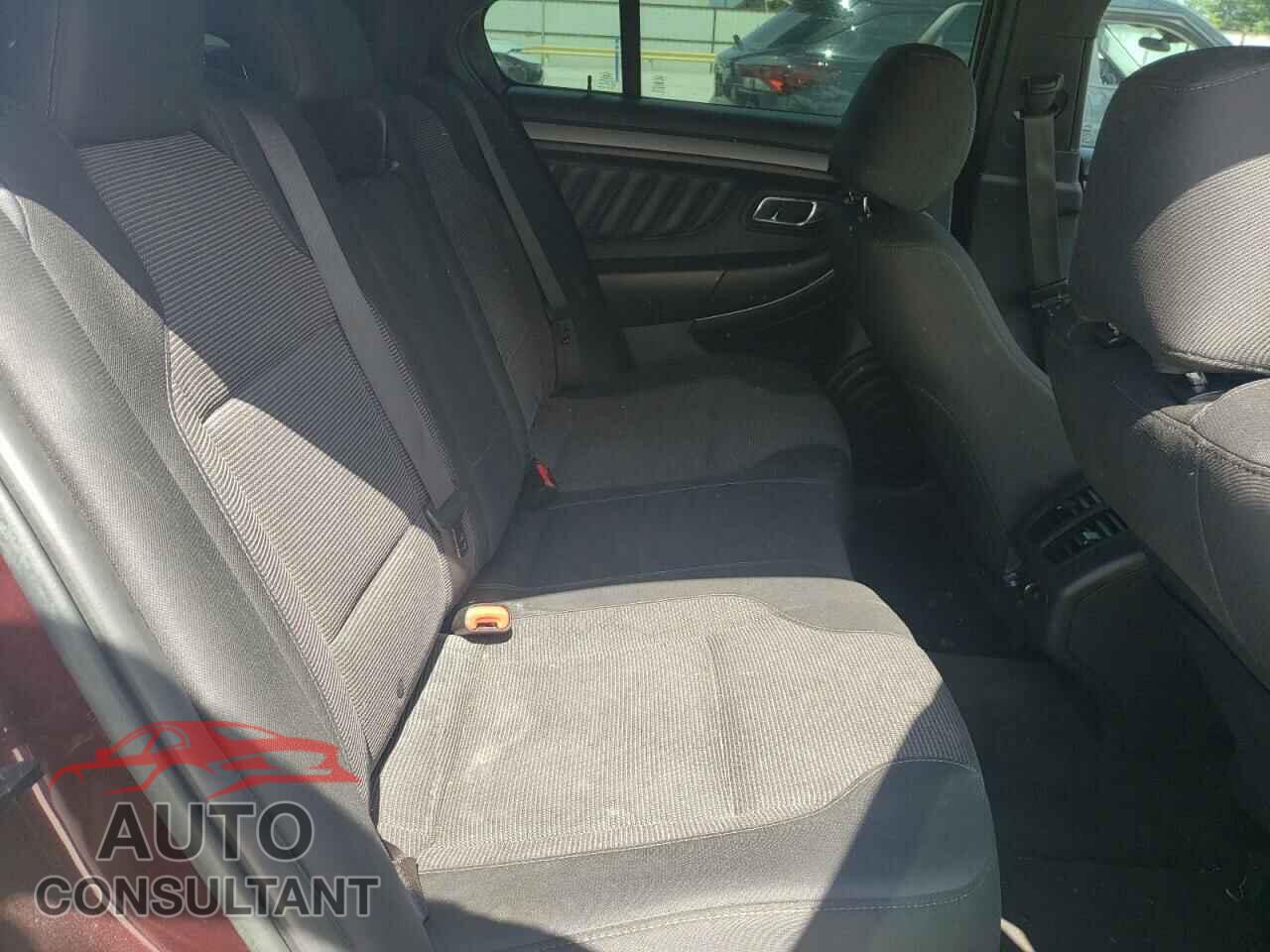 FORD TAURUS 2018 - 1FAHP2E83JG120138