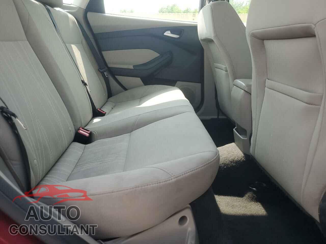 FORD FOCUS 2017 - 1FADP3F25HL228826