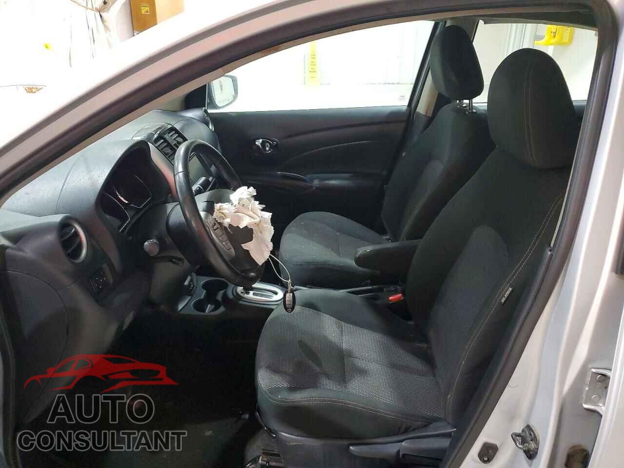 NISSAN VERSA 2019 - 3N1CN7AP3KL831942