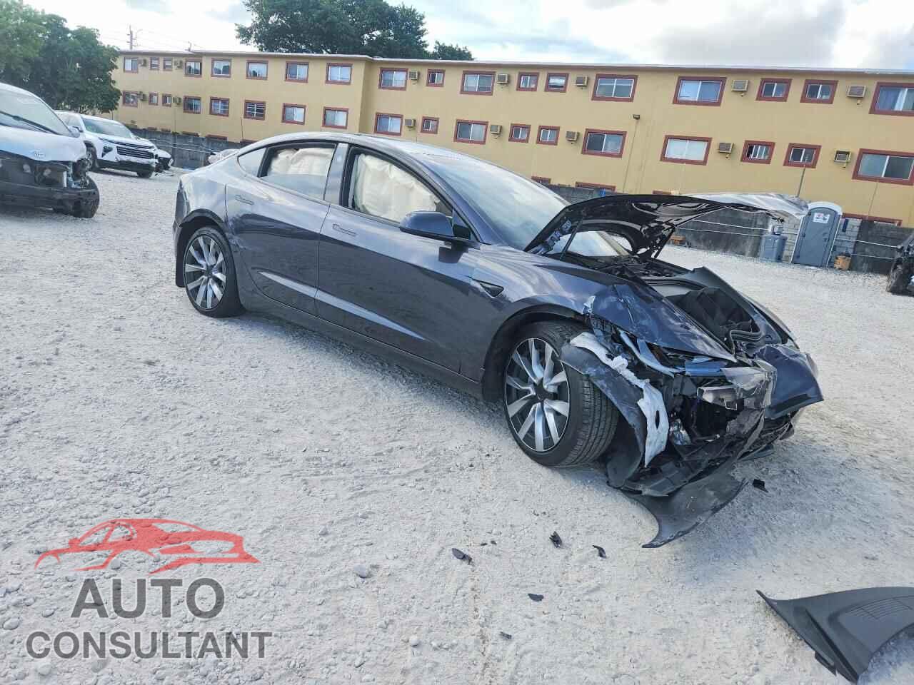 TESLA MODEL 3 2025 - 5YJ3E1EA3SF903916