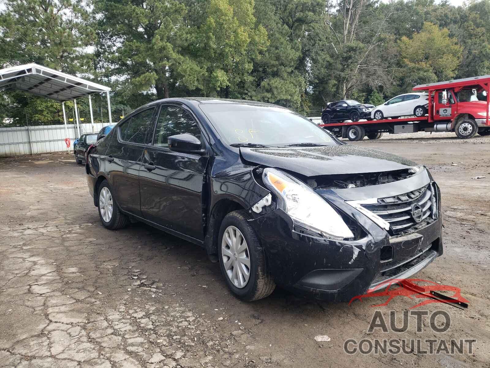 NISSAN VERSA 2018 - 3N1CN7AP8JL815640