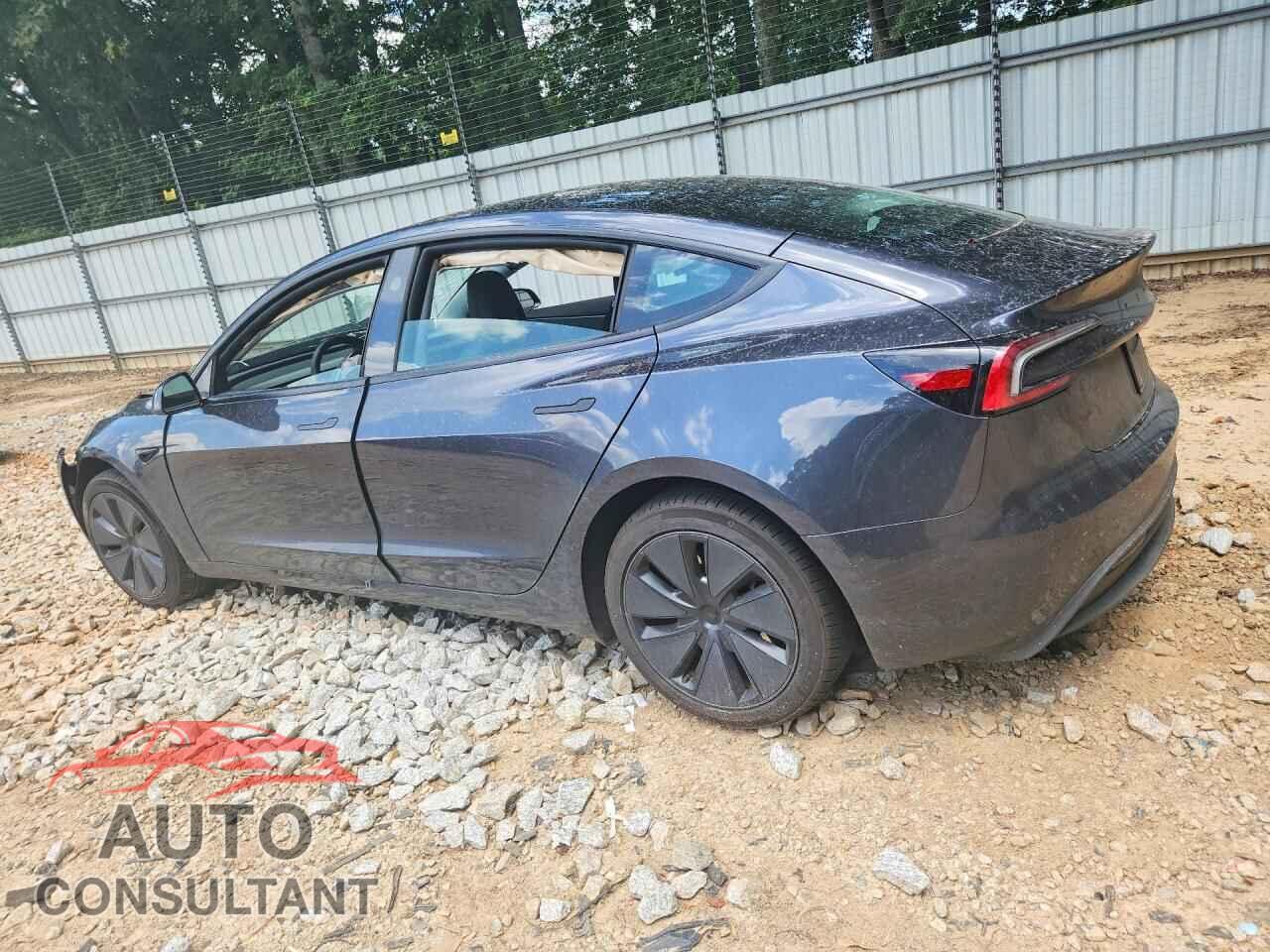 TESLA MODEL 3 2026 - 5YJ3E1EA4TF147501