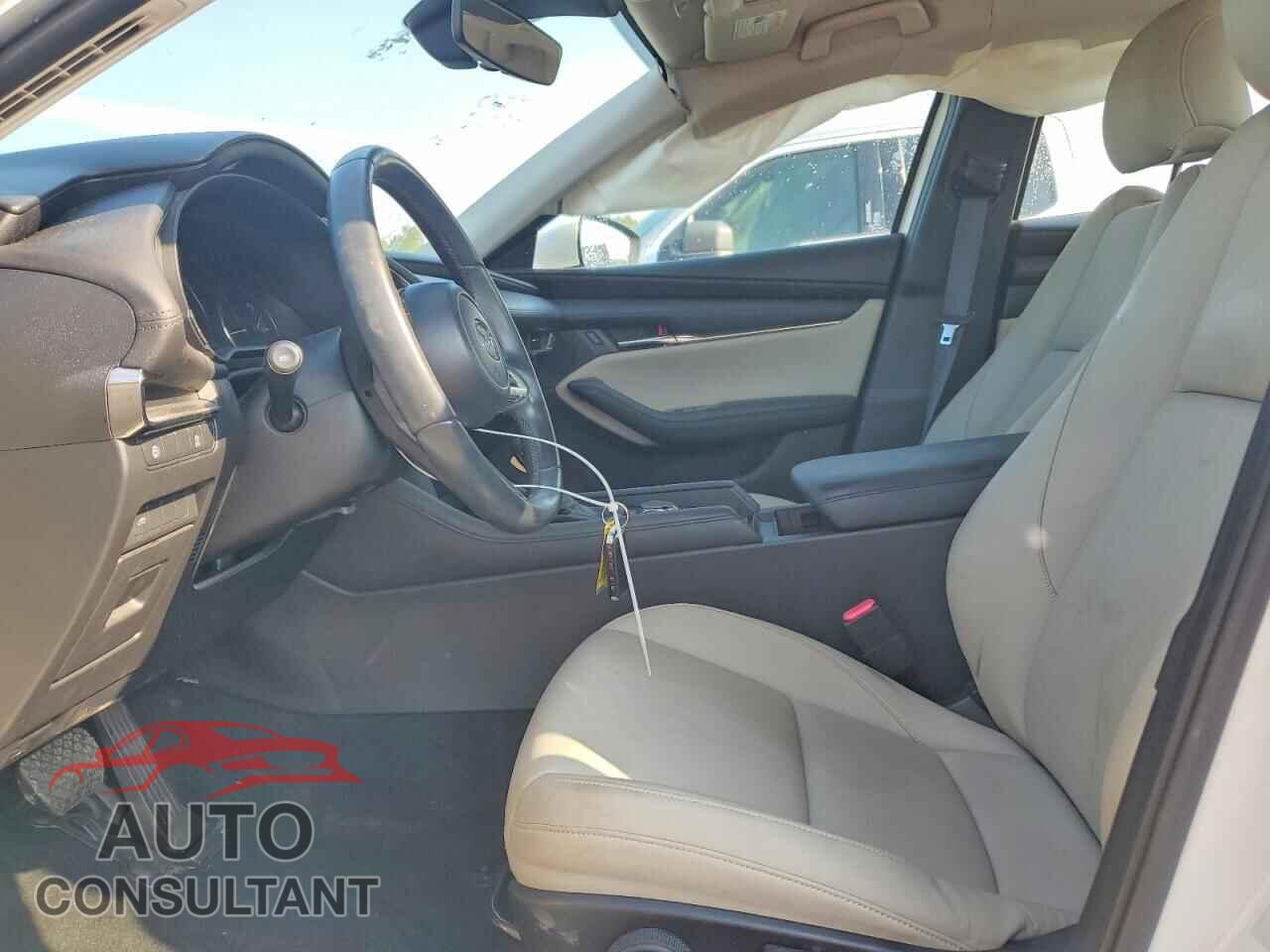MAZDA 3 2019 - JM1BPACL2K1112067