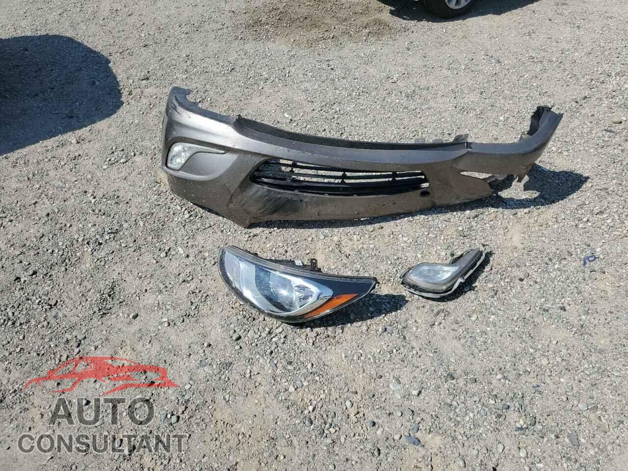 HYUNDAI ACCENT 2013 - KMHCU5AE5DU072265