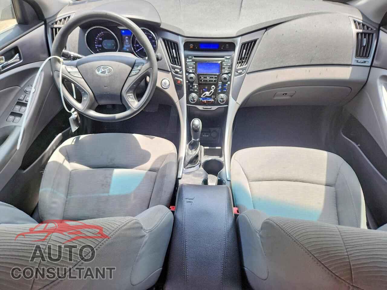 HYUNDAI SONATA 2012 - KMHEC4A47CA030581