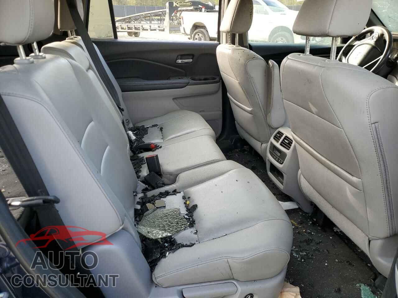 HONDA PILOT 2017 - 5FNYF6H59HB100938