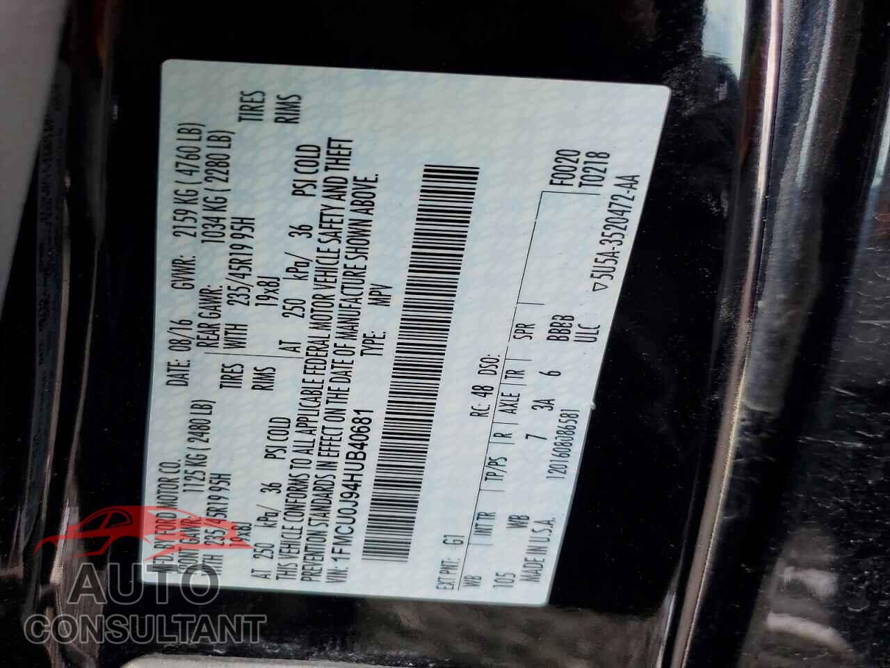 FORD ESCAPE 2017 - 1FMCU0J94HUB40681