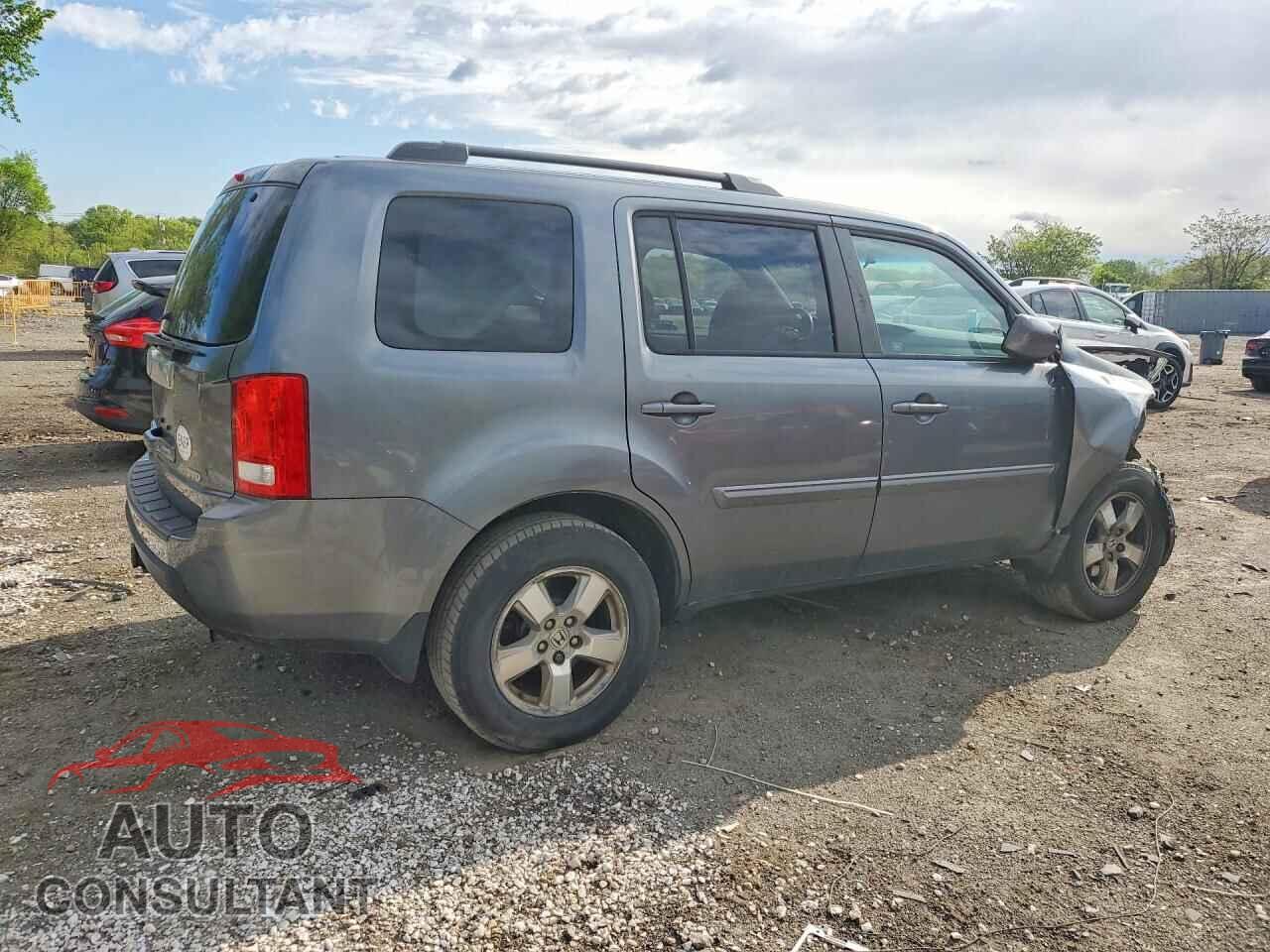 HONDA PILOT 2011 - 5FNYF4H49BB025211