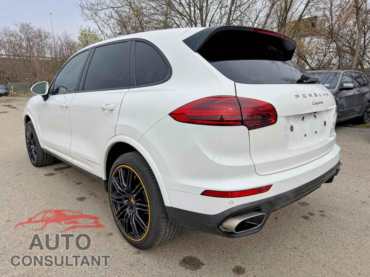 PORSCHE CAYENNE 2018 - WP1AA2A21JKA02261