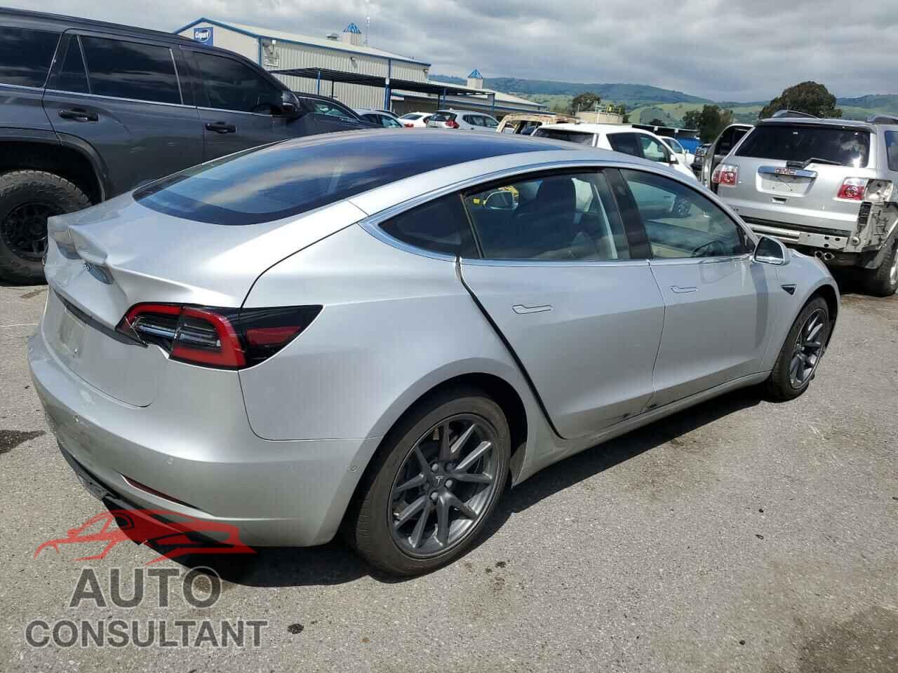 TESLA MODEL 3 2018 - 5YJ3E1EA7JF058826