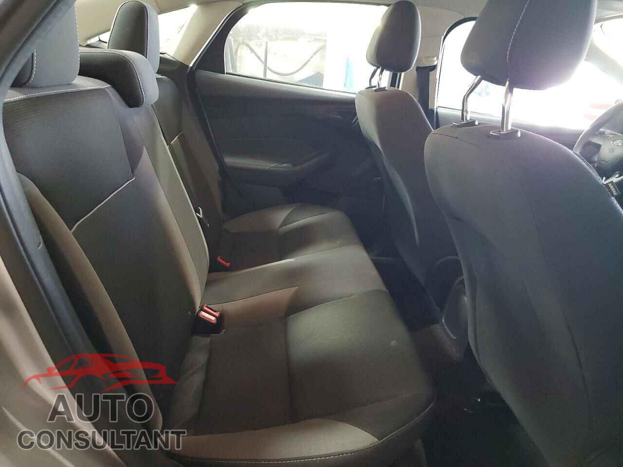 FORD FOCUS 2014 - 1FADP3E28EL317027