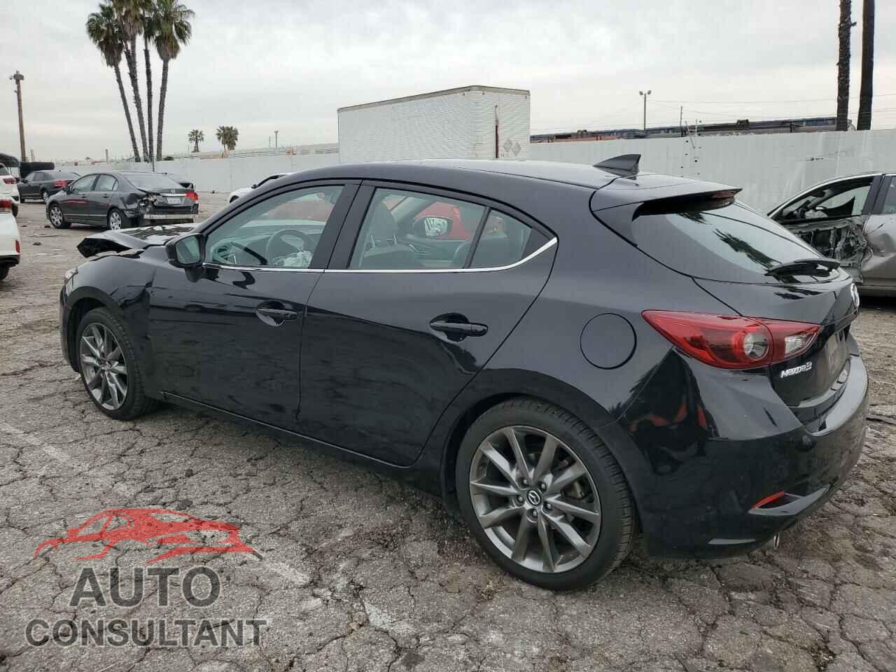 MAZDA 3 2018 - 3MZBN1M36JM171514