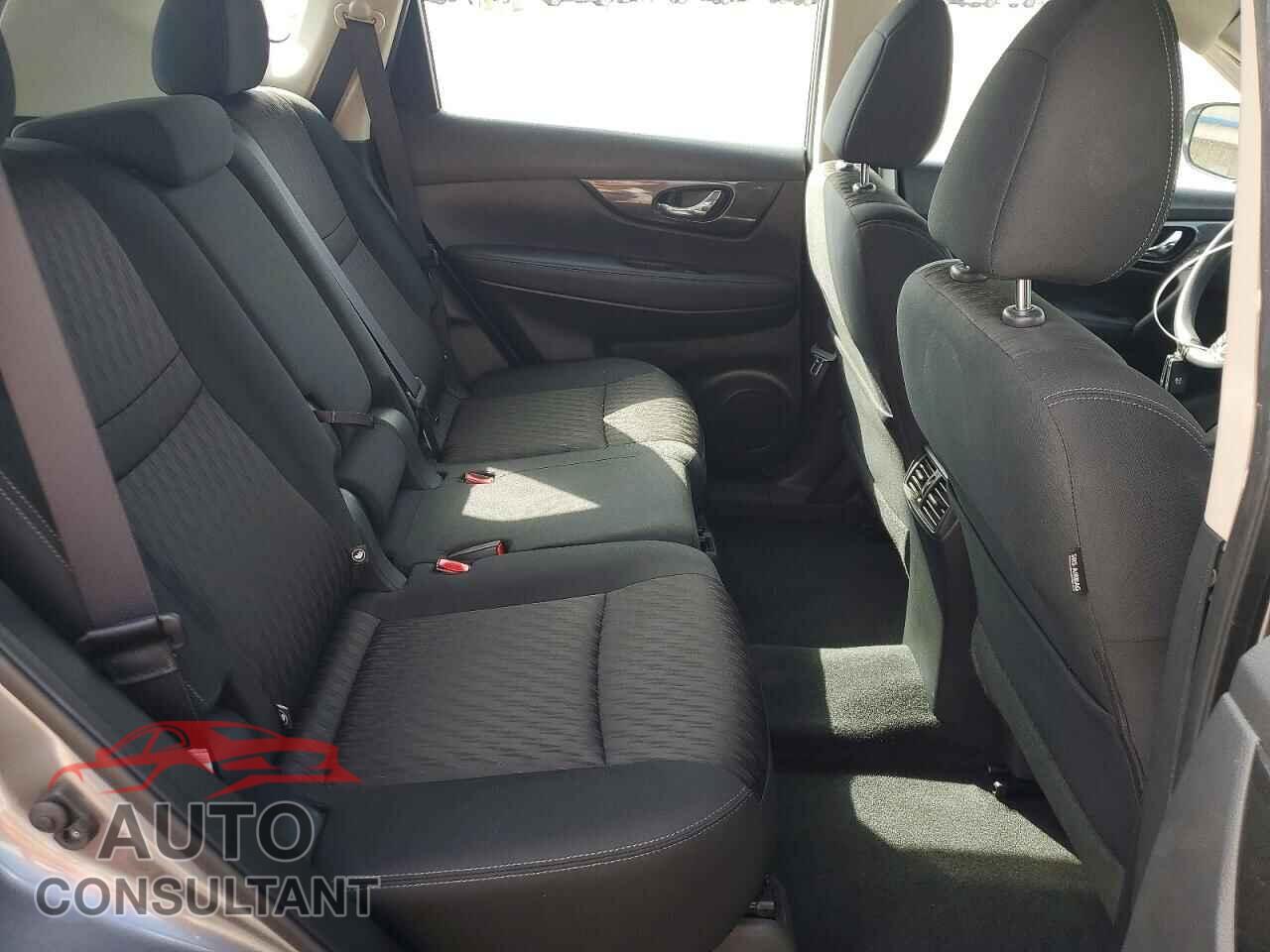 NISSAN ROGUE 2018 - KNMAT2MTXJP584556