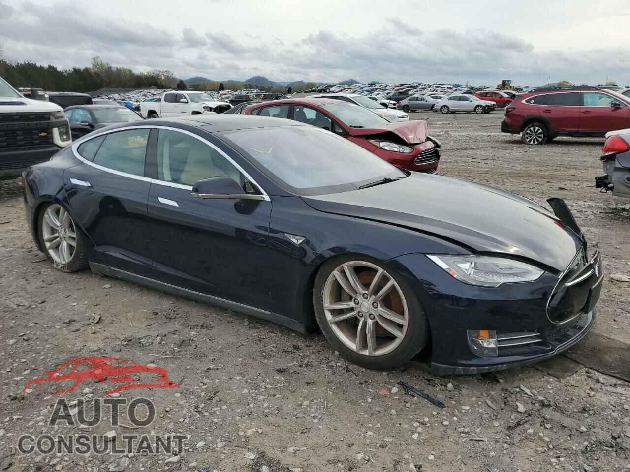 TESLA MODEL S 2013 - 5YJSA1DN9DFP01855