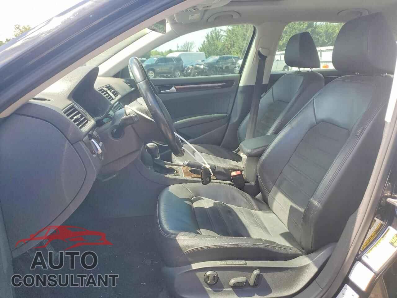 VOLKSWAGEN PASSAT 2015 - 1VWCS7A39FC056418