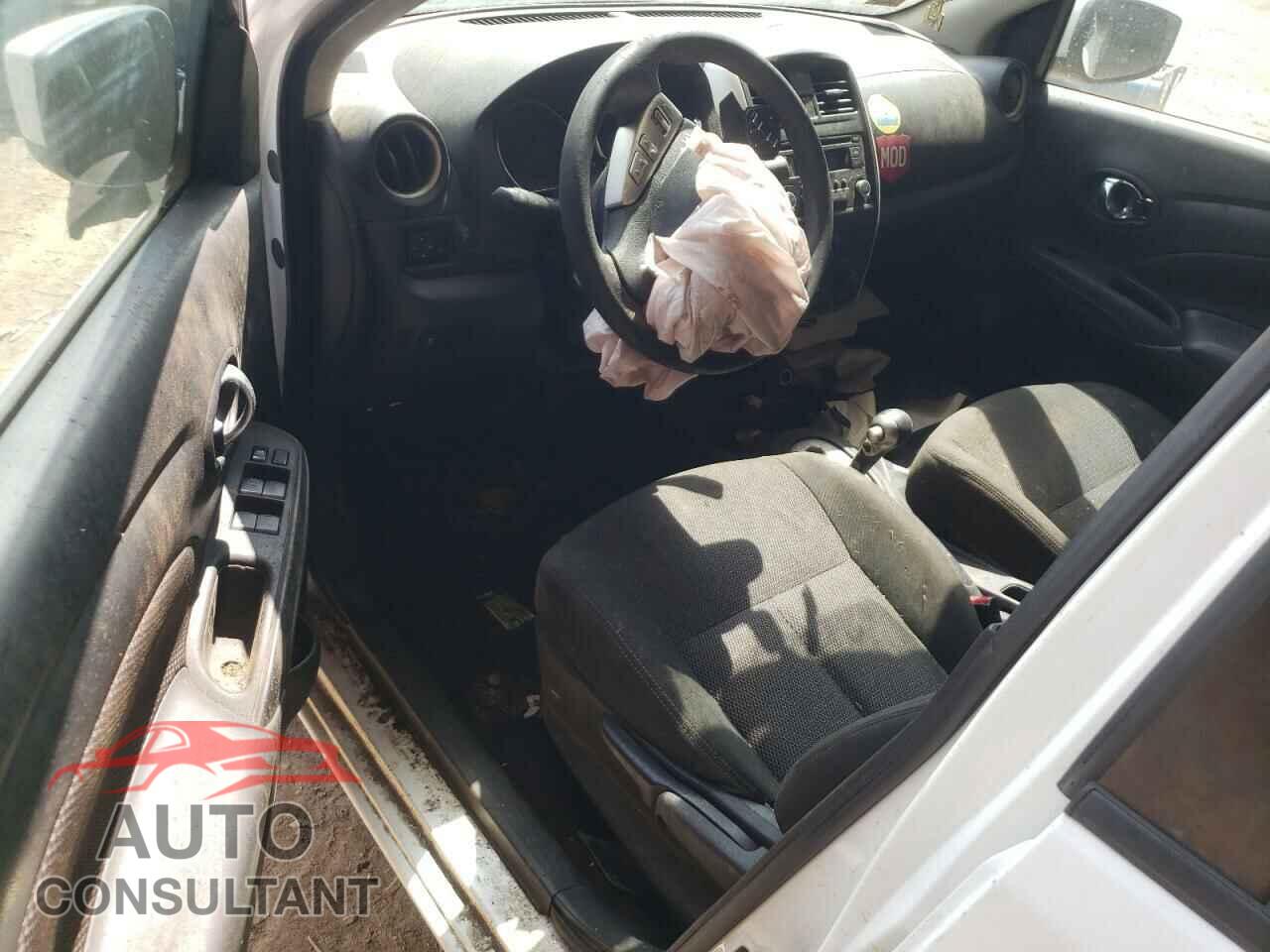 NISSAN VERSA 2018 - 3N1CN7AP4JL859909