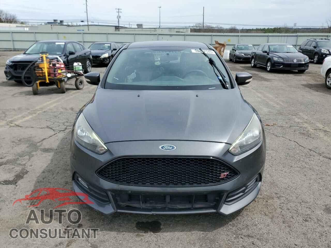 FORD FOCUS 2017 - 1FADP3L97HL310266