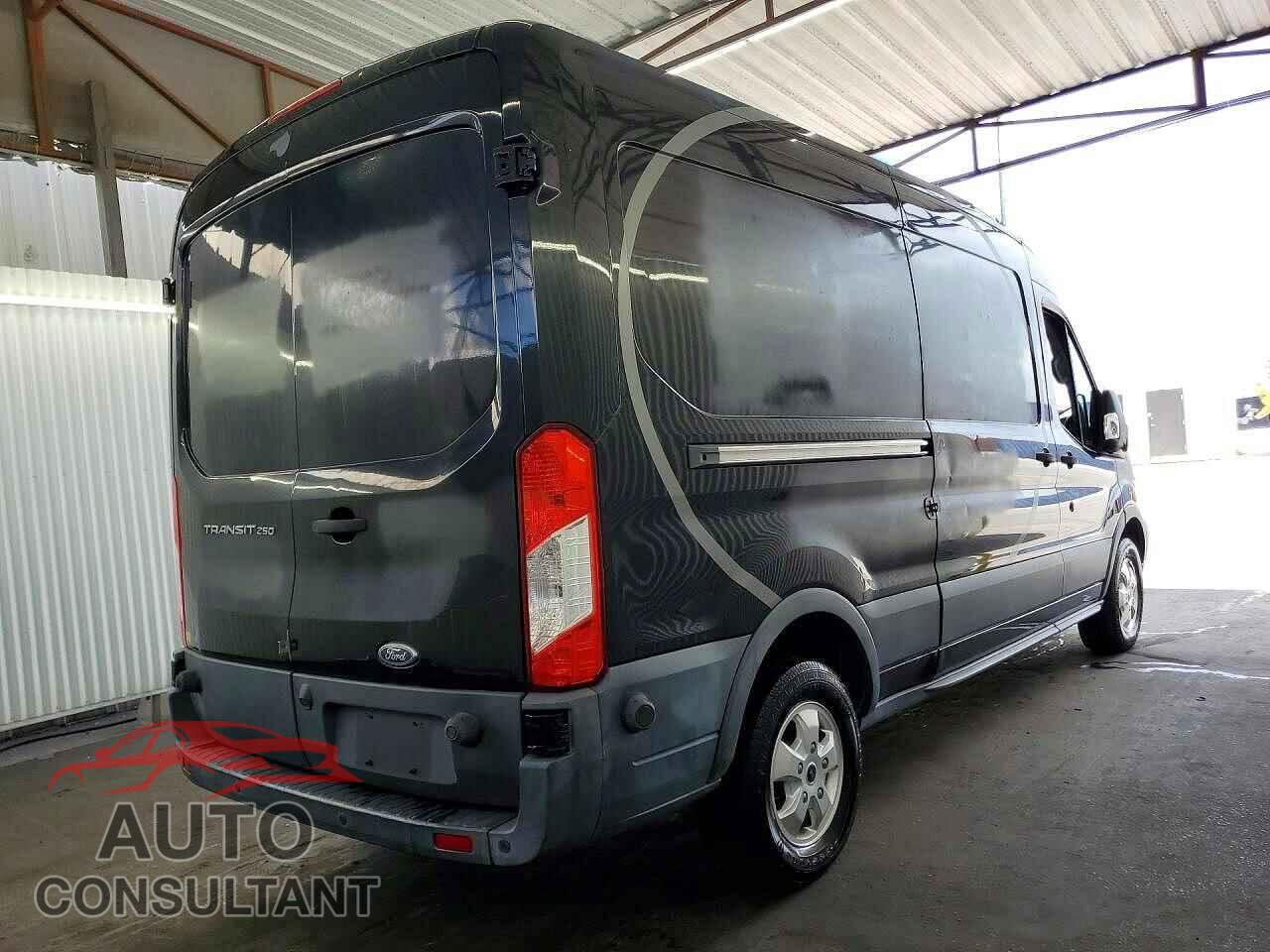 FORD TRANSIT 2017 - 1FTYR2CMXHKB01906