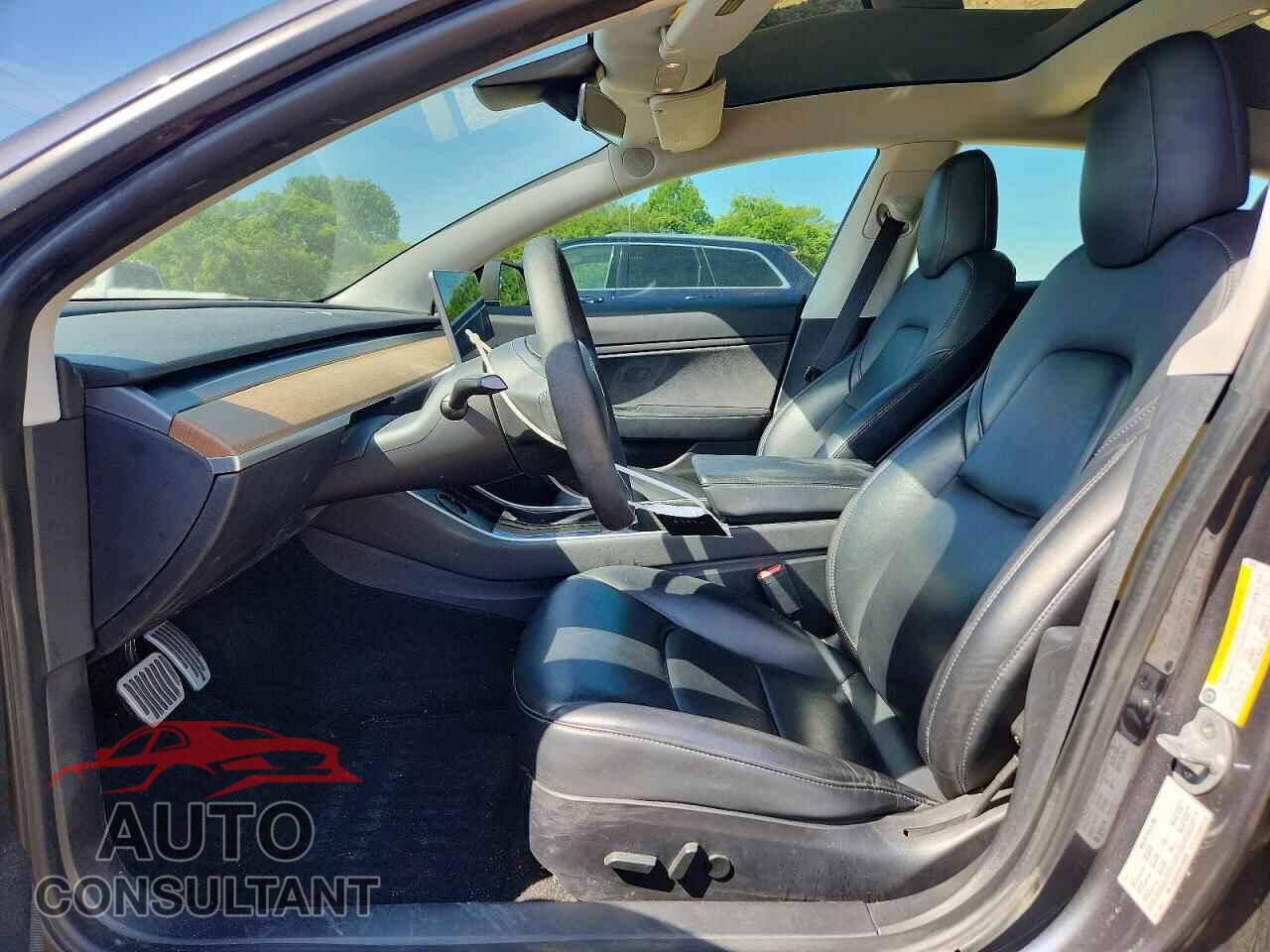 TESLA MODEL 3 2020 - 5YJ3E1EC8LF586203