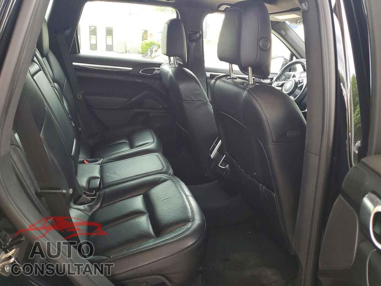 PORSCHE CAYENNE 2016 - WP1AA2A26GKA09778