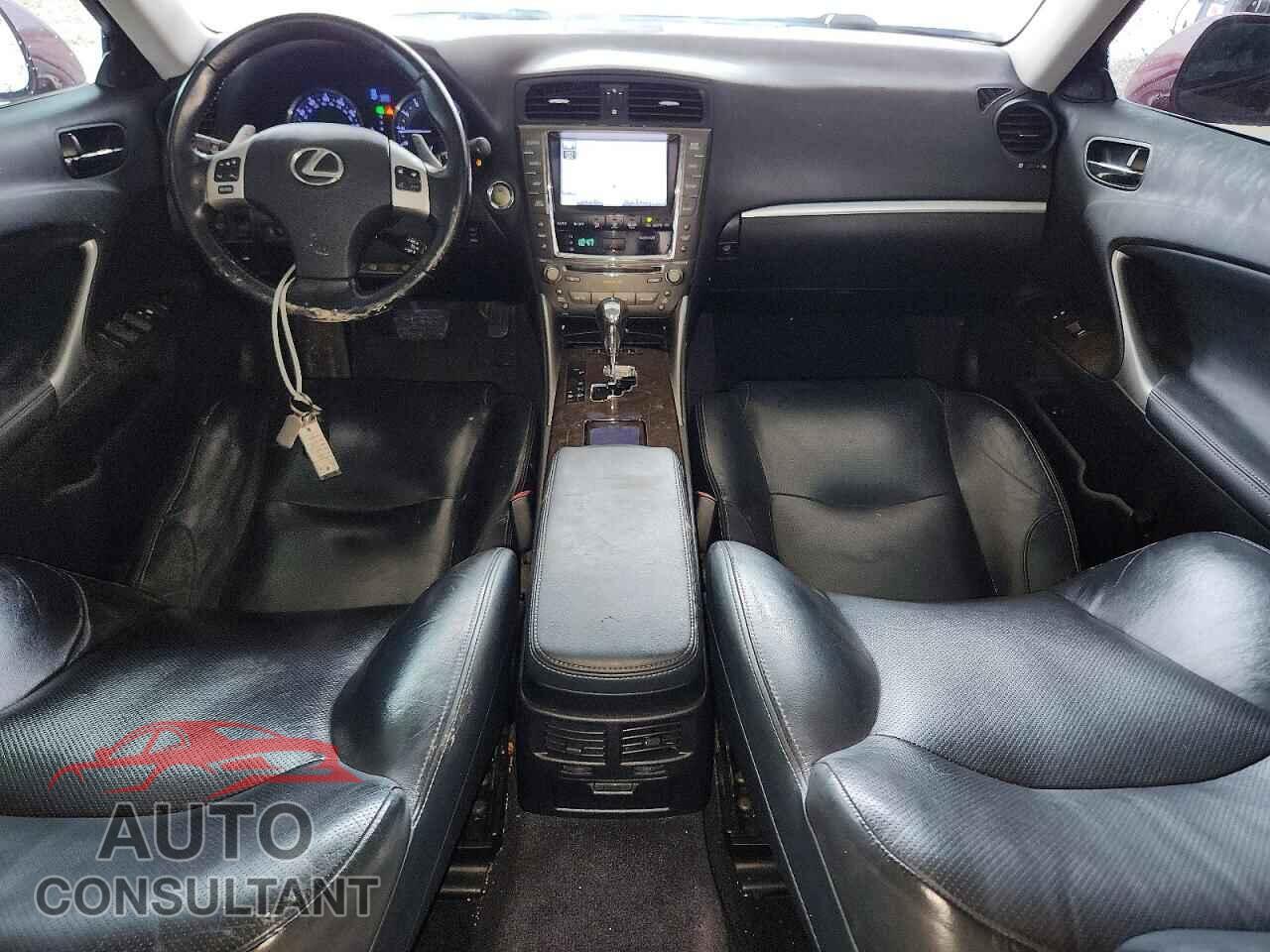LEXUS IS 2011 - JTHBE5C20B5028132