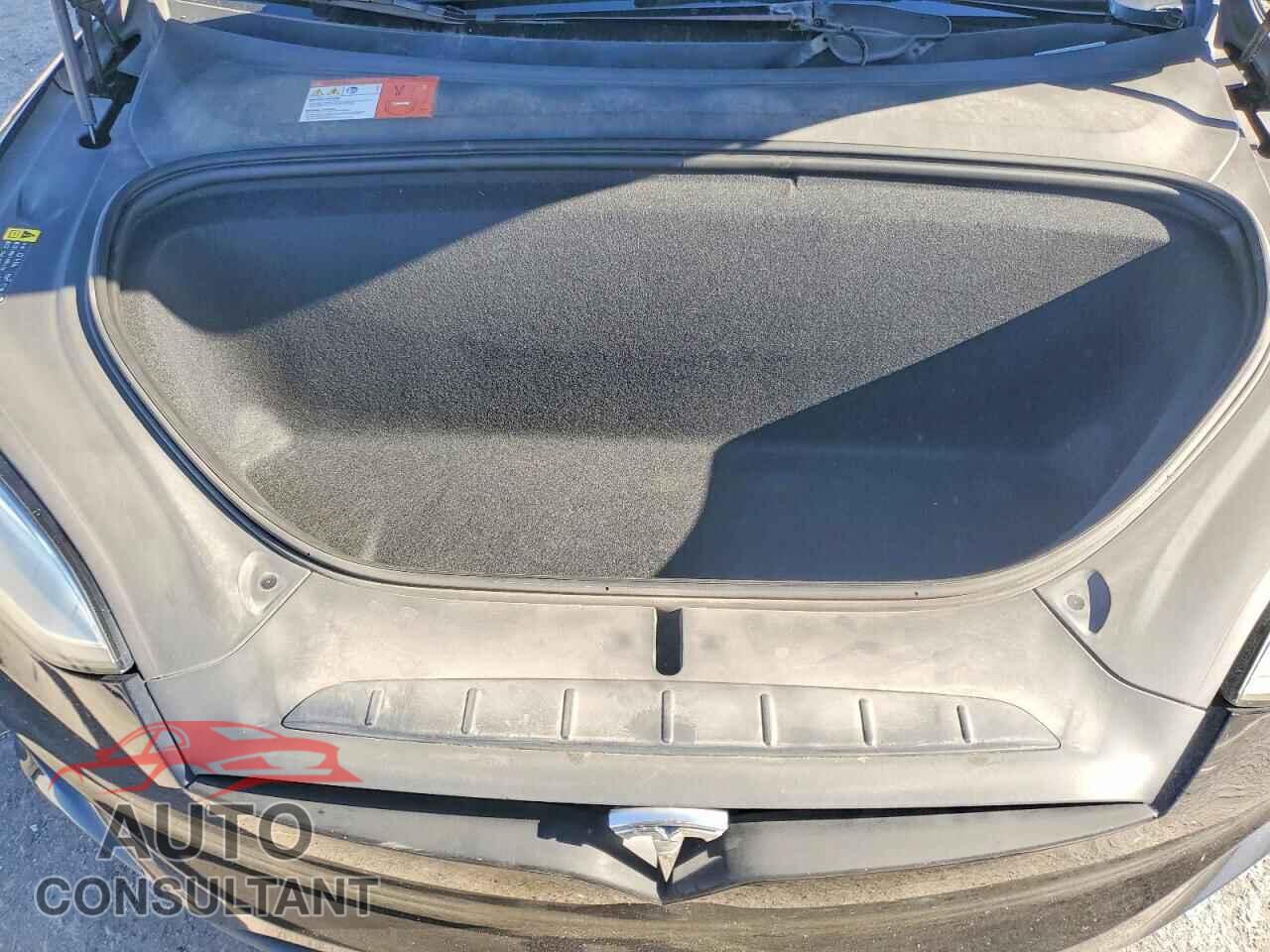 TESLA MODEL X 2017 - 5YJXCDE27HF070180