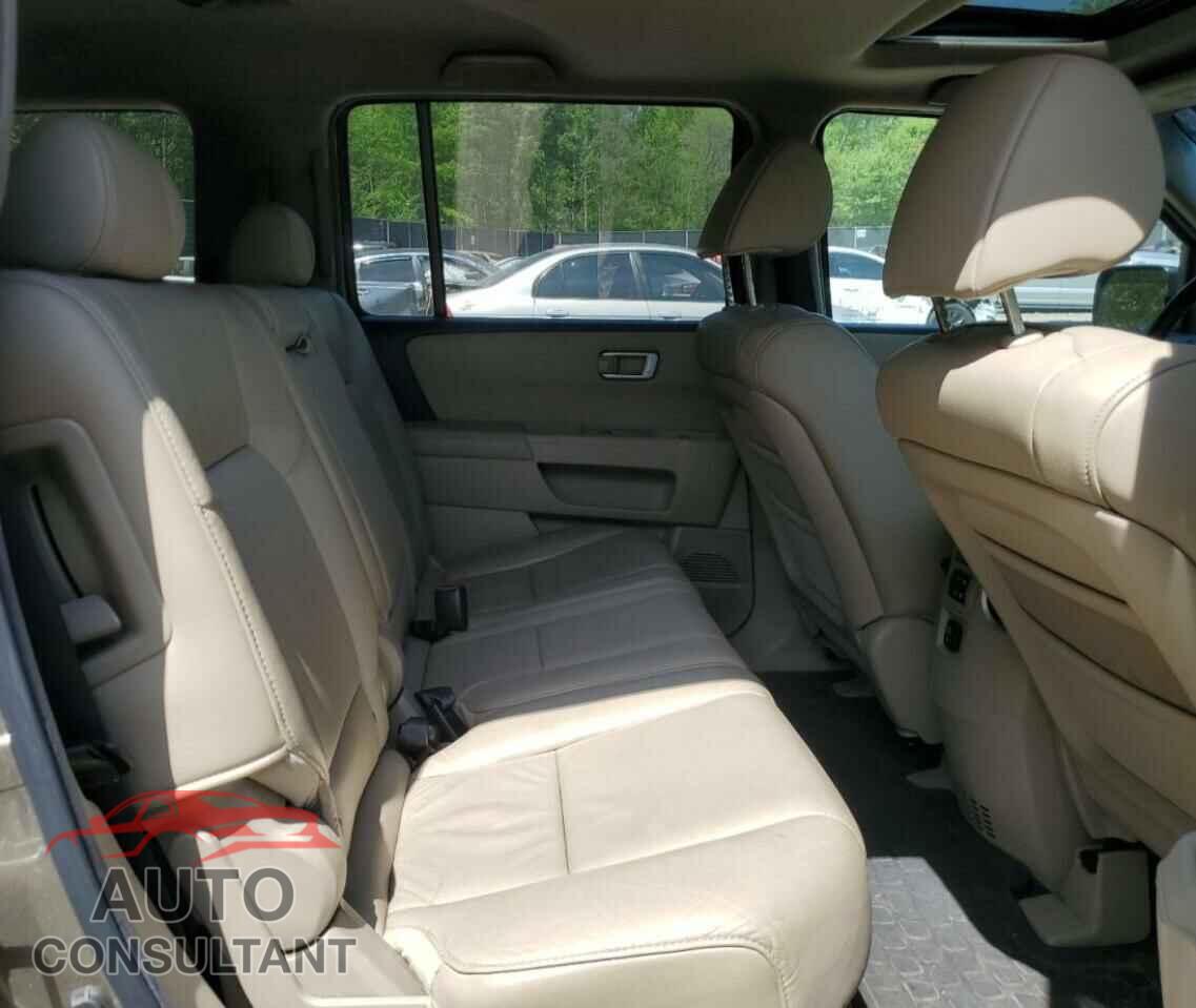 HONDA PILOT 2011 - 5FNYF4H74BB104585