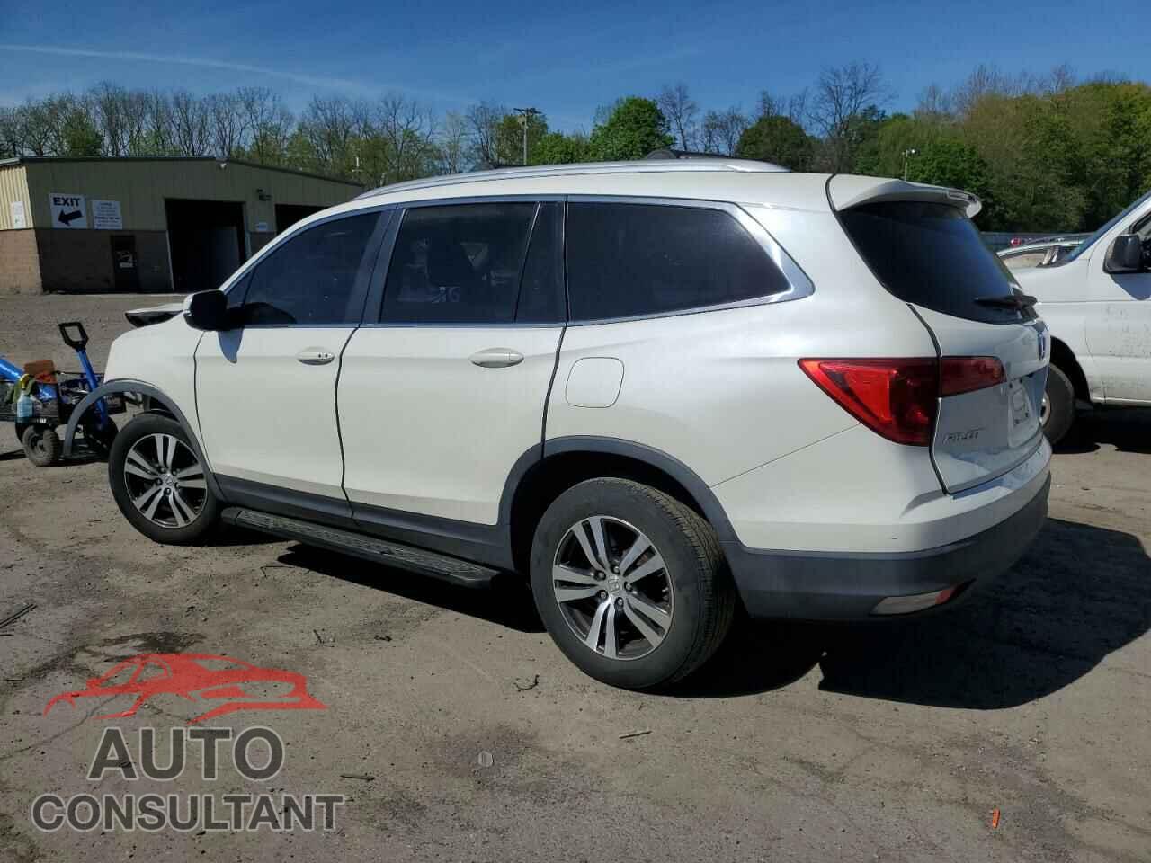 HONDA PILOT 2018 - 5FNYF6H50JB032308