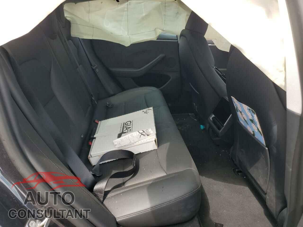 TESLA MODEL 3 2024 - 5YJ3E1EB4RF796104