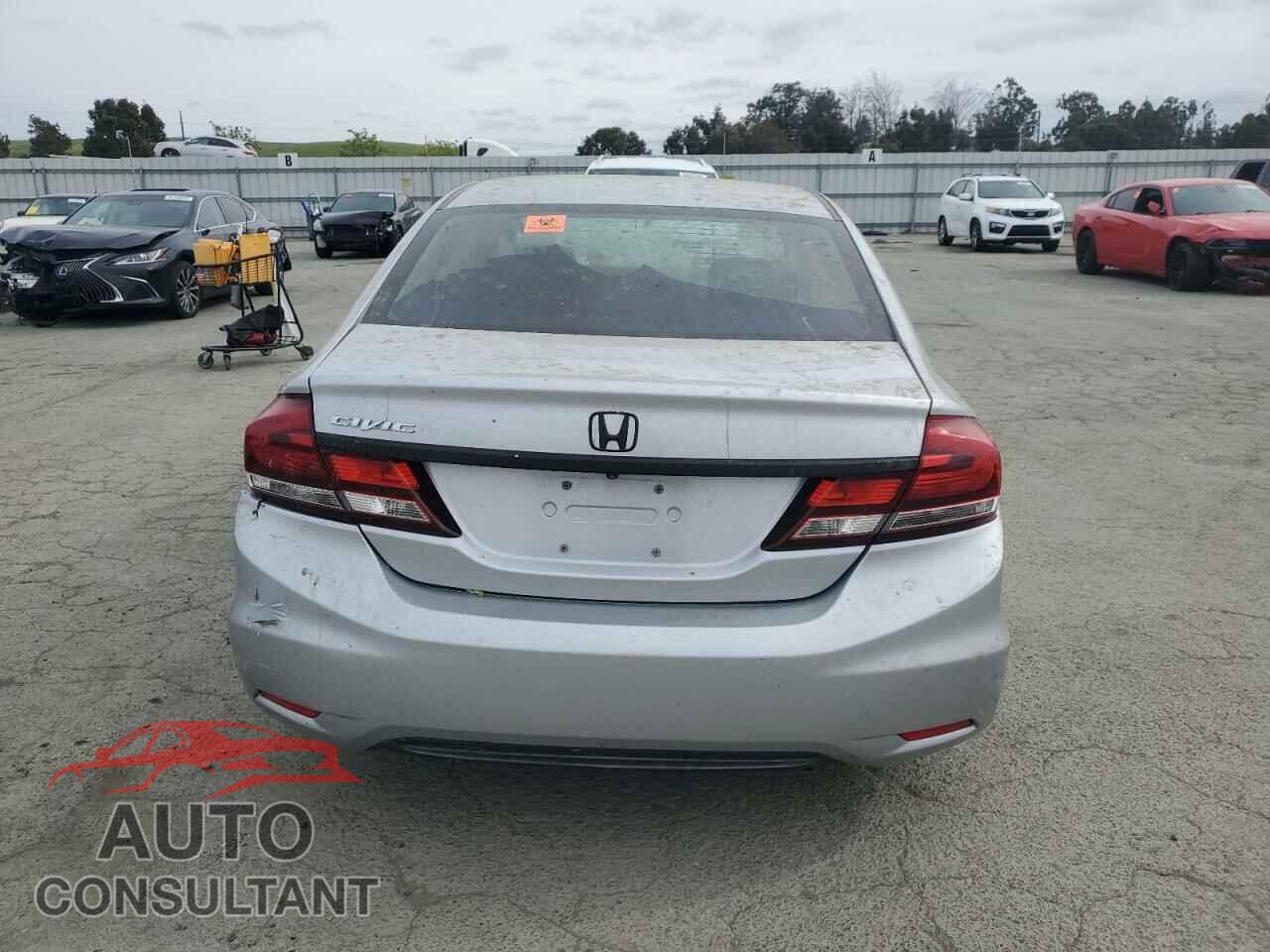 HONDA CIVIC 2015 - 2HGFB2F57FH525243