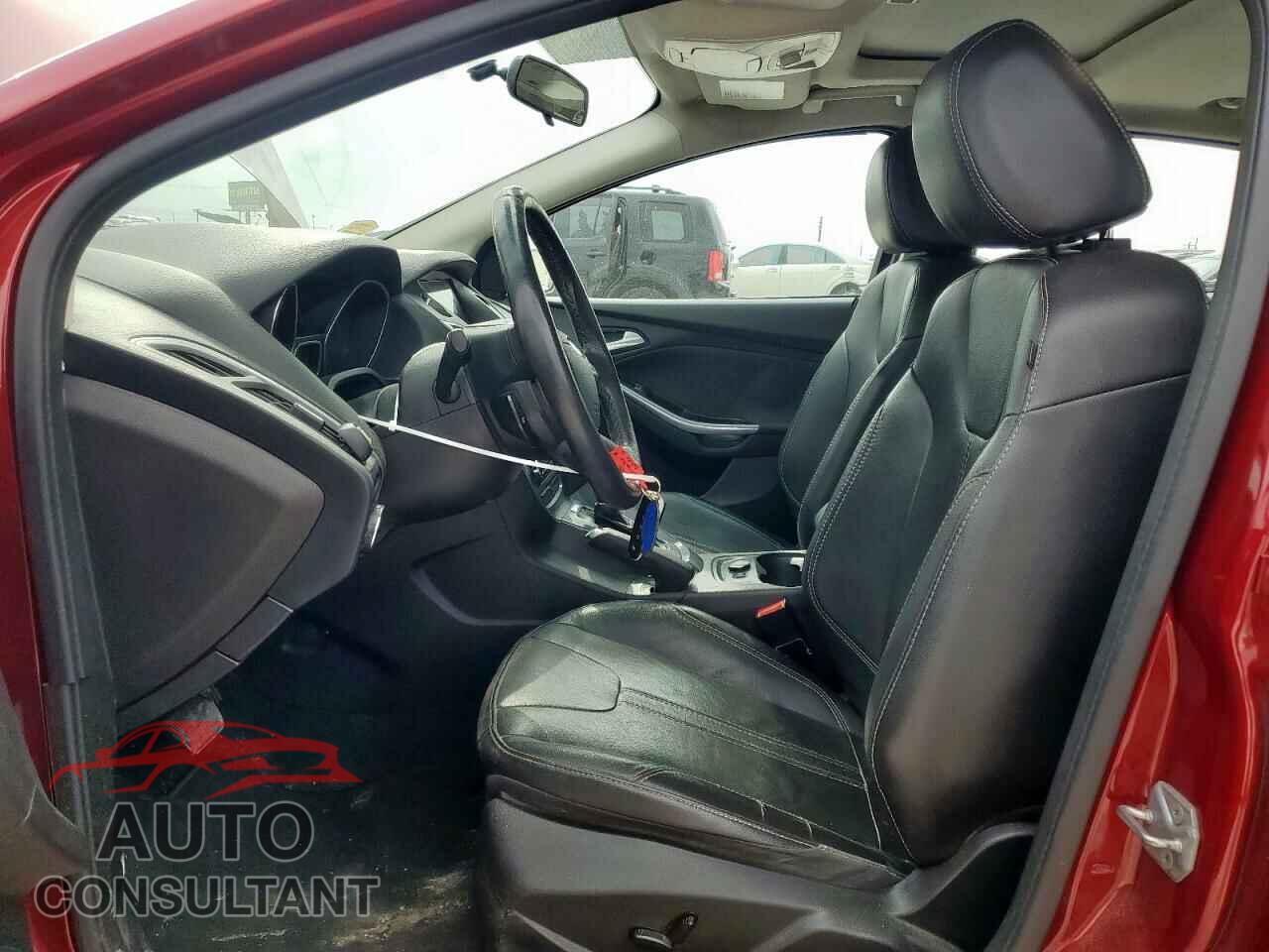 FORD FOCUS 2014 - 1FADP3N27EL228212