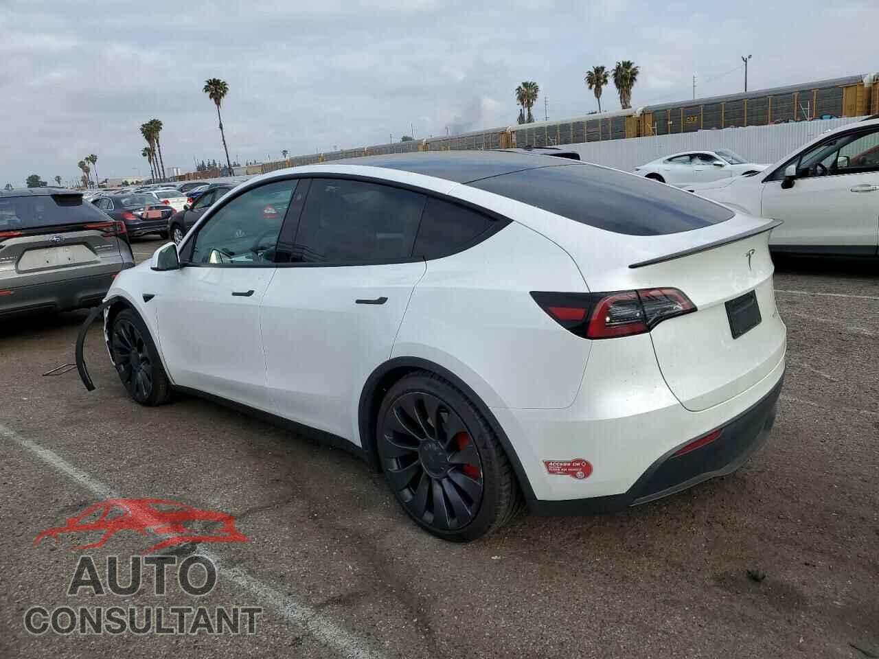 TESLA MODEL Y 2023 - 7SAYGDEF6PF623463