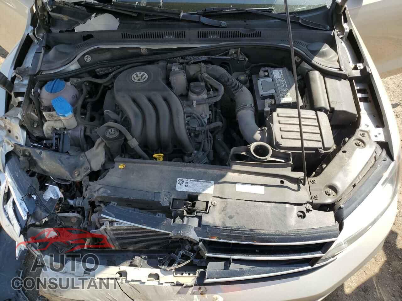 VOLKSWAGEN JETTA 2015 - 3VW1K7AJ6FM410593