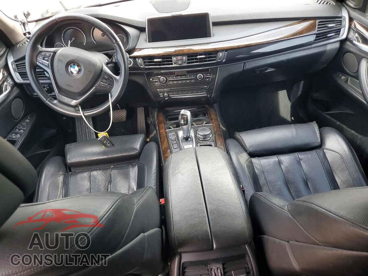 BMW X5 2015 - 5UXKR0C50F0P08052