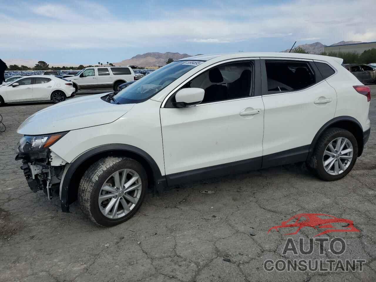 NISSAN ROGUE 2018 - JN1BJ1CP9JW106856