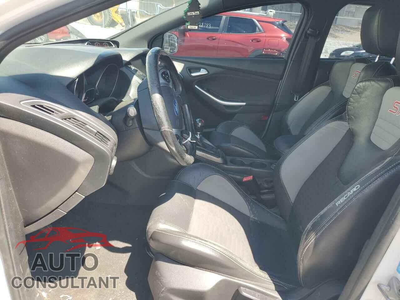 FORD FOCUS 2013 - 1FADP3L99DL364405
