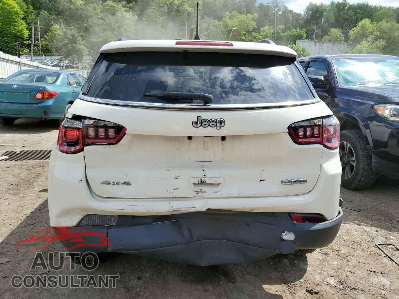 JEEP COMPASS 2018 - 3C4NJDBB7JT332076