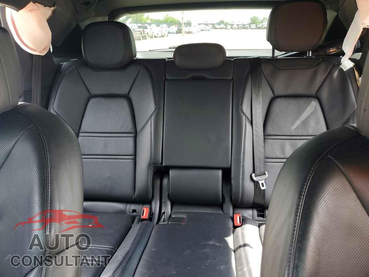 PORSCHE CAYENNE 2020 - WP1AA2AY0LDA10203
