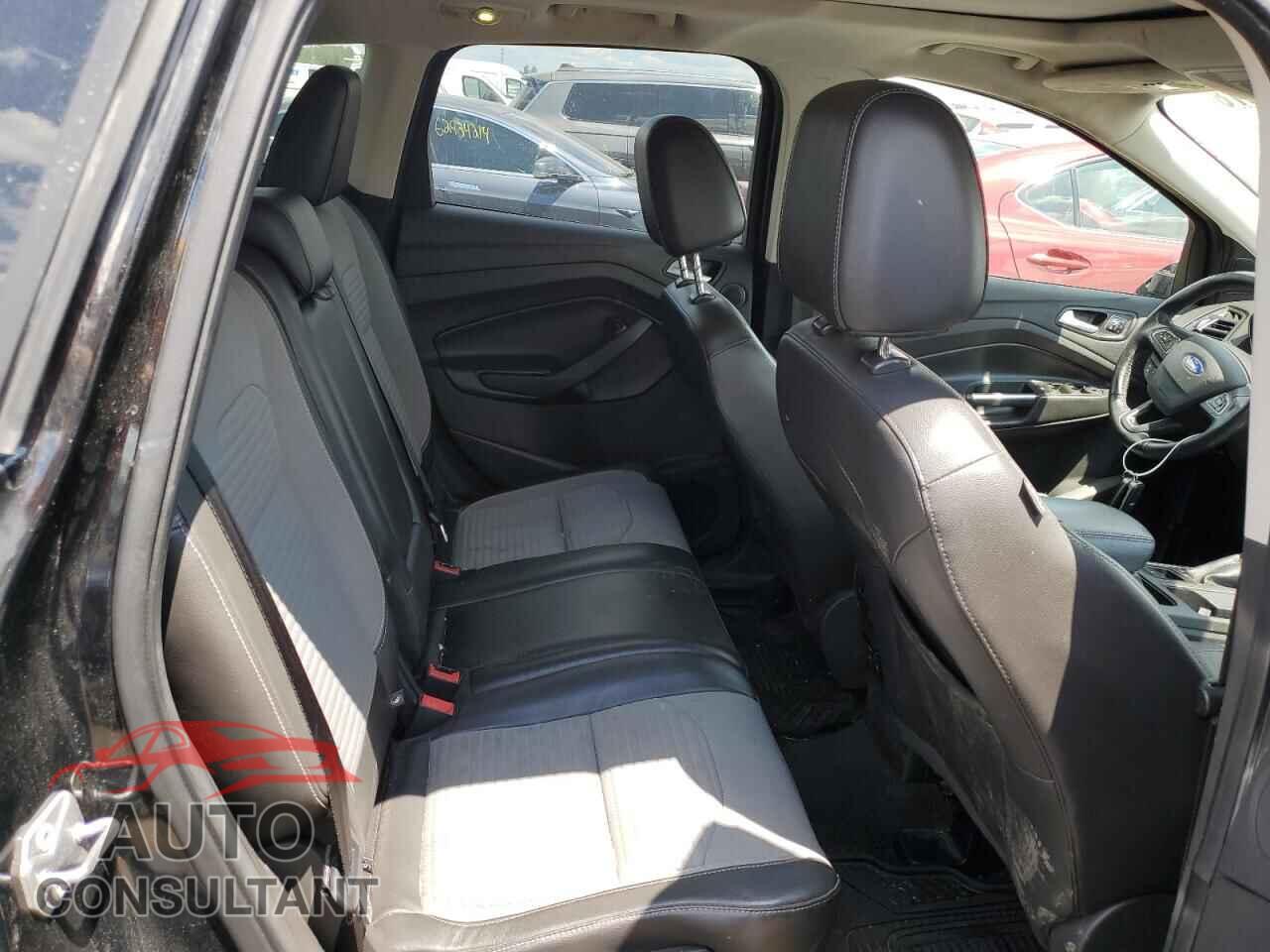 FORD ESCAPE 2017 - 1FMCU0JD4HUB14263