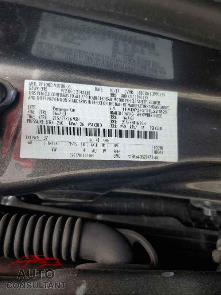 FORD FOCUS 2017 - 1FADP3F21HL221825