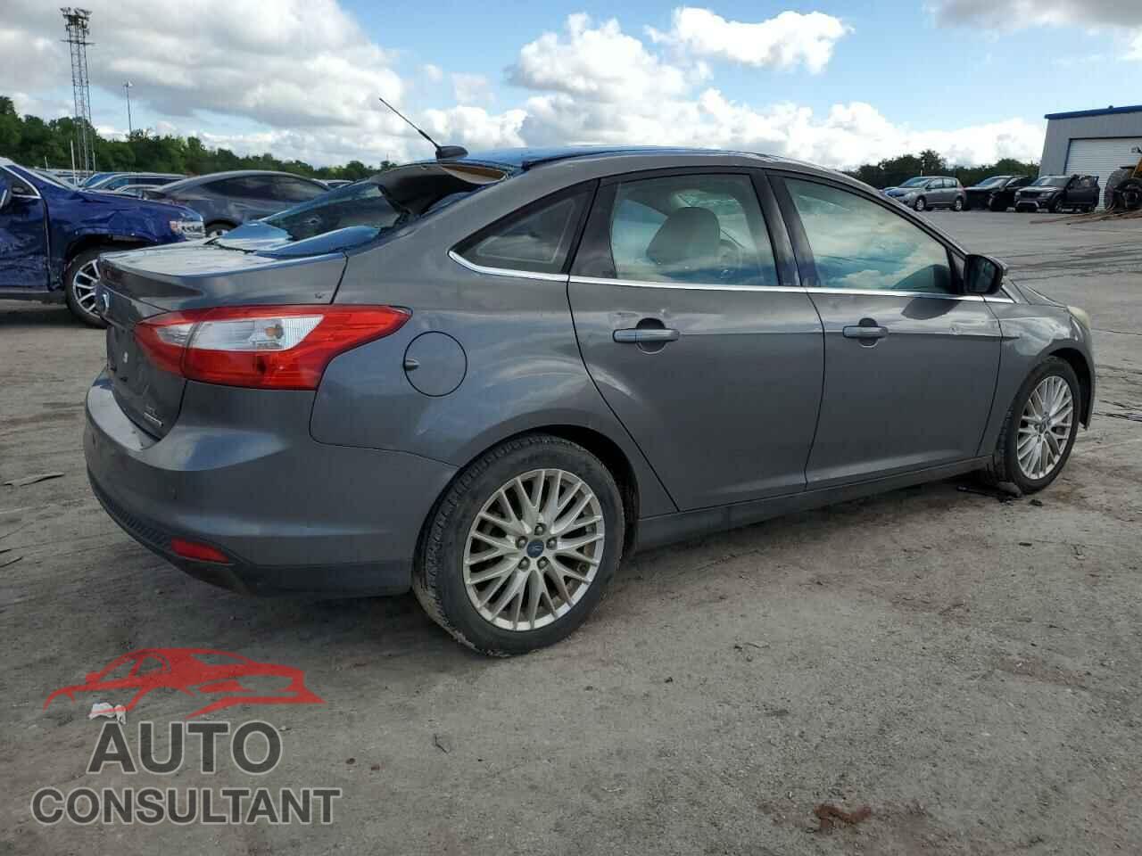FORD FOCUS 2012 - 1FAHP3H24CL434971