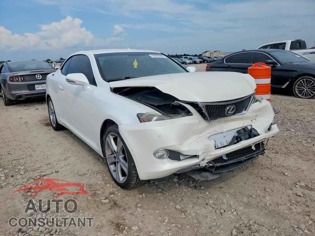 LEXUS IS 2012 - JTHFE2C24C2508757