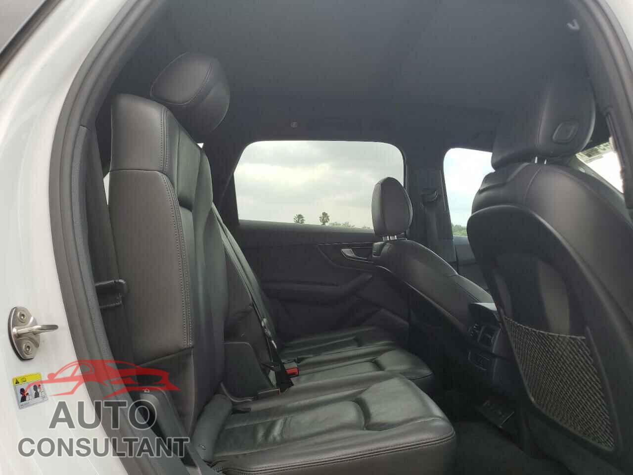 AUDI Q7 2017 - WA1LAAF78HD023786